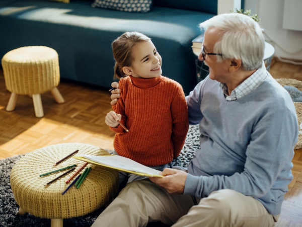 Hosszabb ideig élnek a nagyszülők, ha minőségi időt töltenek unokáikkal