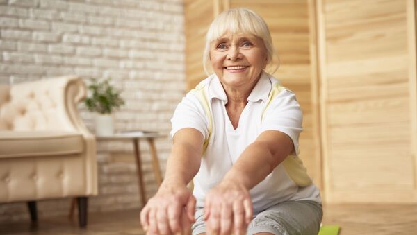 Vizelettartási problémák idősebb korban? - Ez az otthoni medencefenék torna segíthet (VIDEÓ)