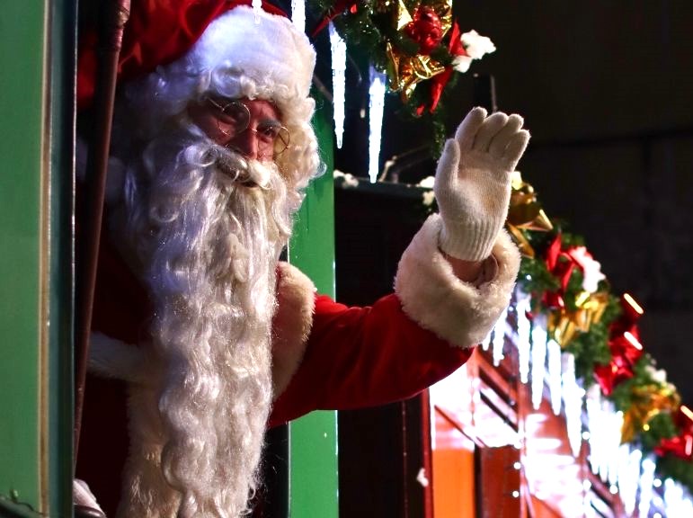 Ide vidd el az unokádat! December 6-án találkozhat a Mikulással és a Manóival, sőt a Mikulás Expresszen is utazhat!