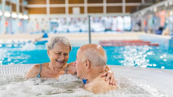 Ingyenes és kedvezményes fürdőbelépők nyugdíjasoknak - Szuper lehetőség, mégis alig tudnak róla