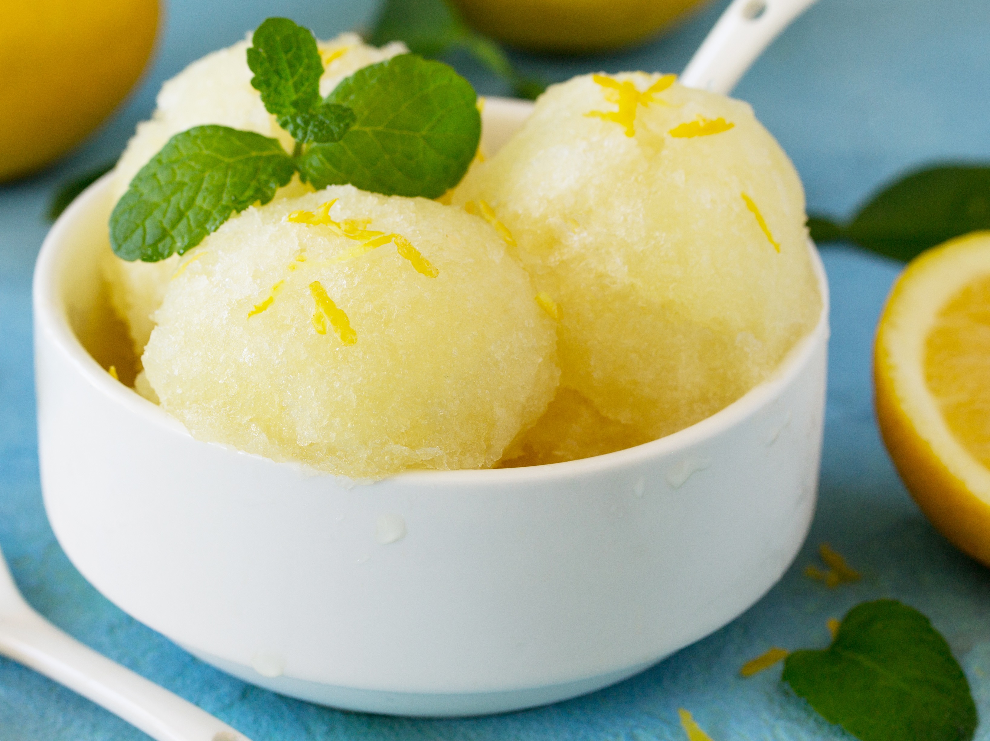 Csak 3 összetevő kell hozzá, és a gyerekek imádják - Citromos sorbet (tejmentes fagyi)