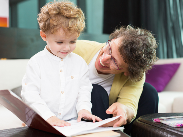 5 dolog, amit feltétlenül taníts meg az unokádnak az életről