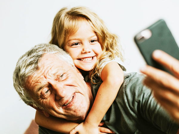 Lehet-e egy nagyszülőnek kedvenc unokája? Mi az oka a kivételezésnek? - Erre mutattak rá a kutatók 
