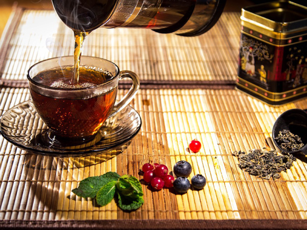 Tea-kisokos: Fekete tea, zöld tea, gyümölcs tea, gyógytea, rooibos tea, maté tea - Mi mire jó? Mikor mit igyunk?