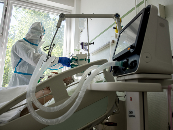 Szlávik János: A lélegeztetőgépre kötött betegek 40-45 százaléka meghal - Hogyan védekezhetsz hatékonyan a Covid ellen?